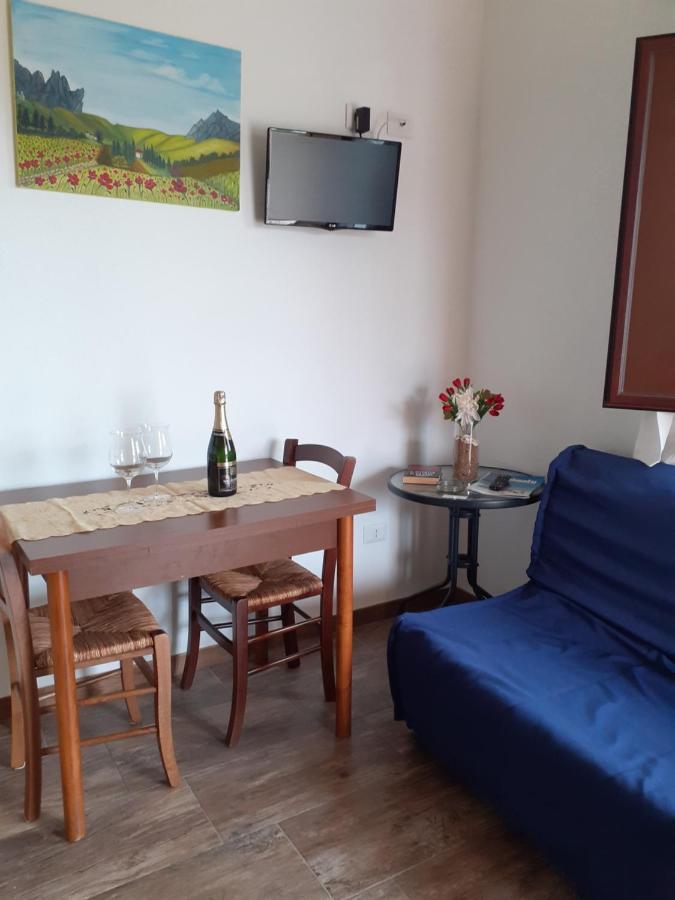 Agriturismo Gli Olivastri, Appartamento La Rosa Dei Venti Con Piscina E Solarium , Vista Mare ,Climatizzatore ,Wifi Aglientu Eksteriør billede