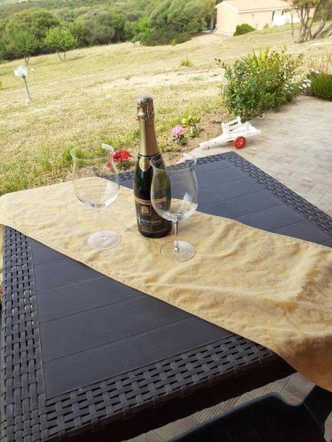 Agriturismo Gli Olivastri, Appartamento La Rosa Dei Venti Con Piscina E Solarium , Vista Mare ,Climatizzatore ,Wifi Aglientu Eksteriør billede