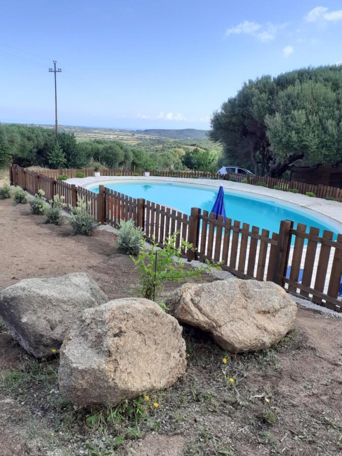 Agriturismo Gli Olivastri, Appartamento La Rosa Dei Venti Con Piscina E Solarium , Vista Mare ,Climatizzatore ,Wifi Aglientu Eksteriør billede